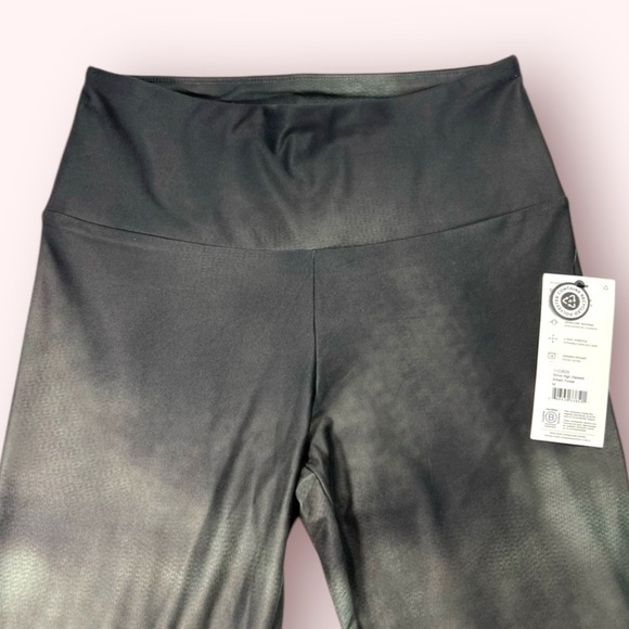 MPG High Waisted Strive Artistic Forest Black Green Athletic Leggings Size M NWT - Picture 2 of 7